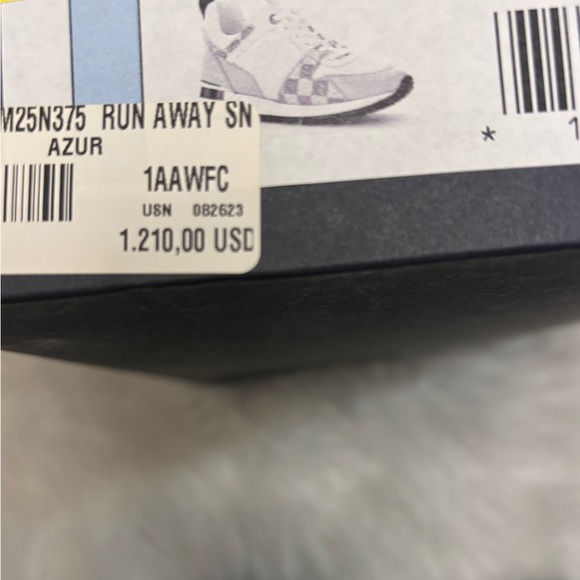 Louis Vuitton sneakers - Picture 7 of 7